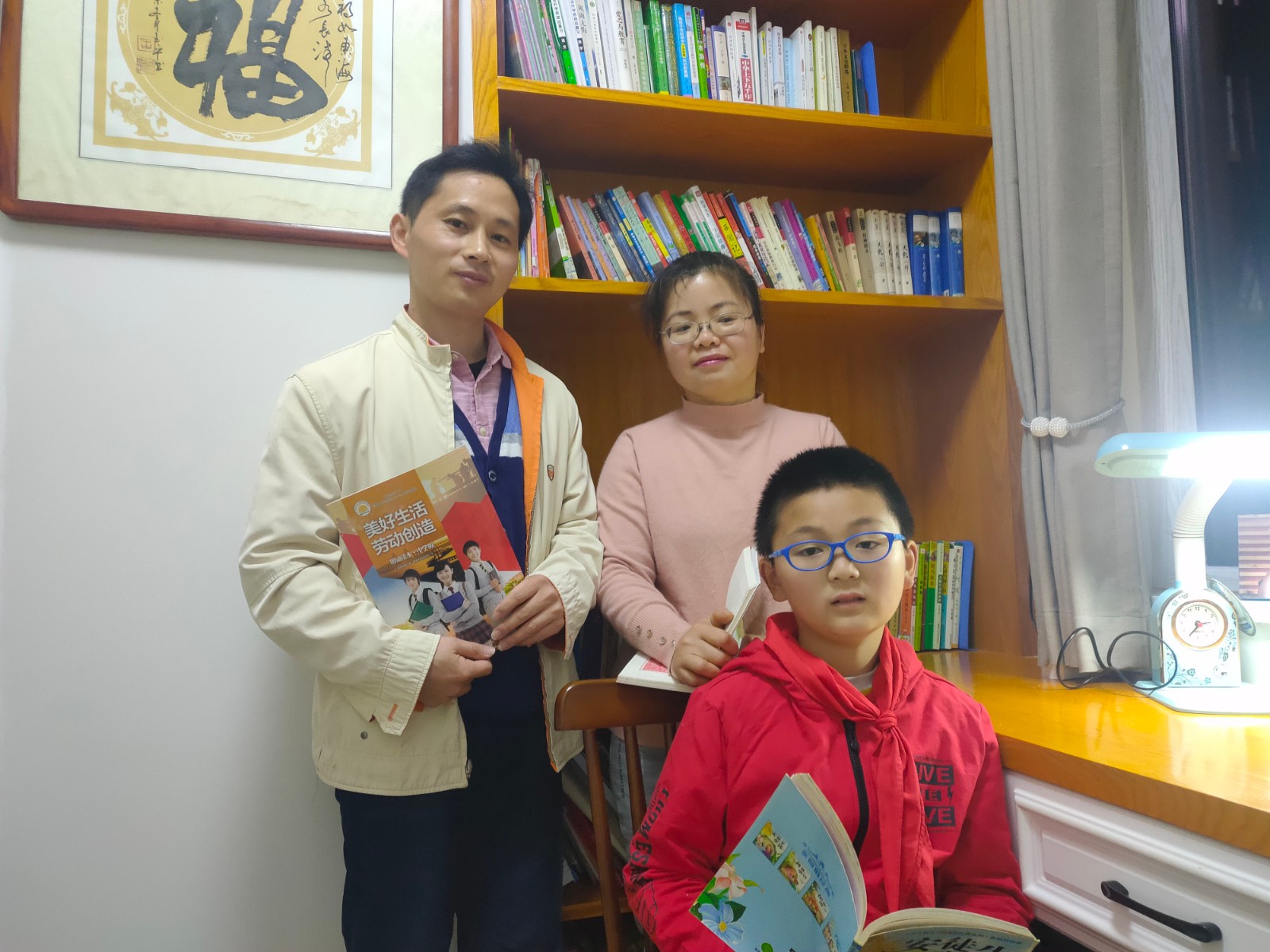 7.胡旺洪 家庭合照2.jpg