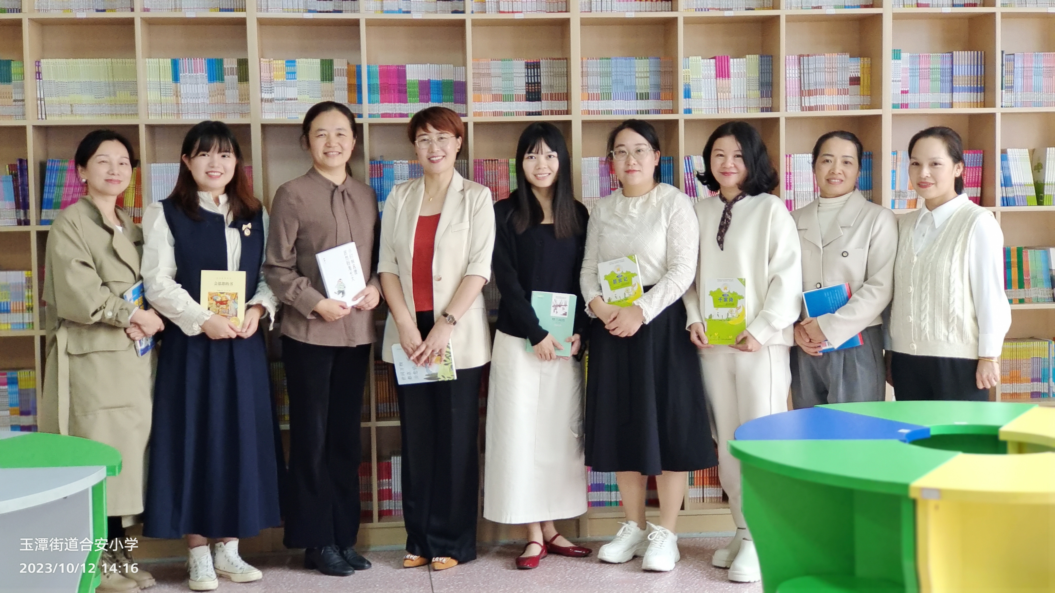 读书社团1.jpg 读书社团1.jpg