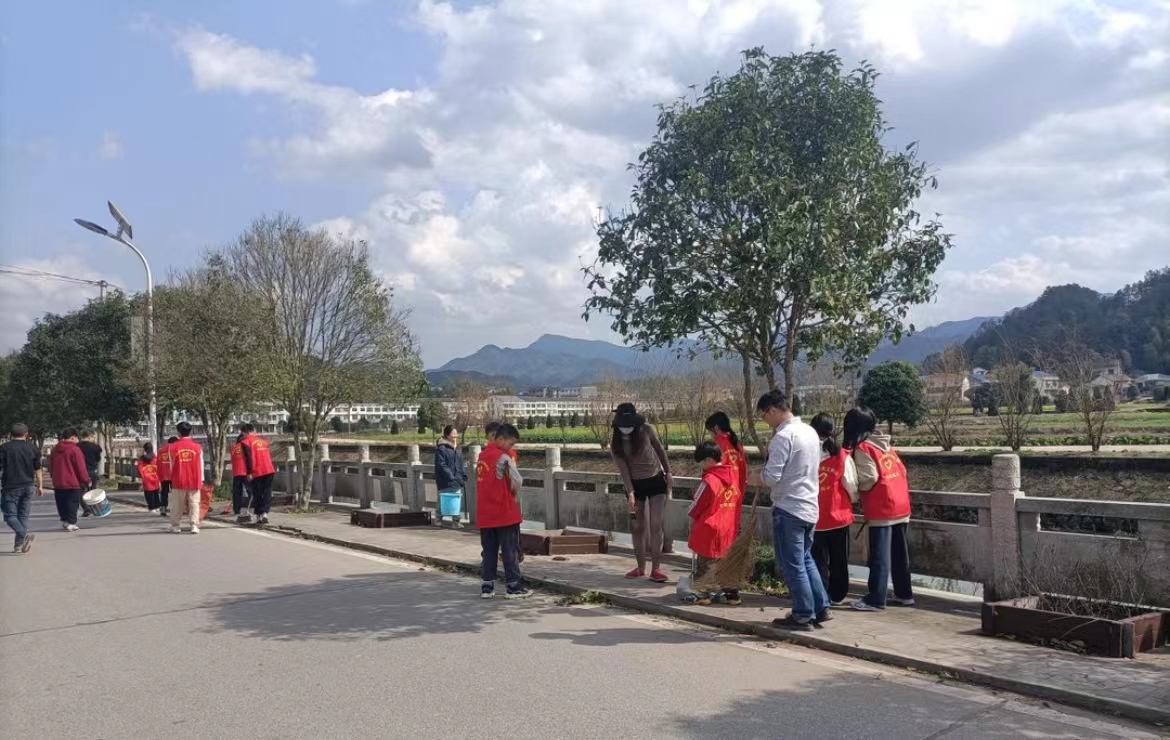 志愿服务始于心 河水保护践于行.jpg 志愿服务始于心 河水保护践于行.jpg