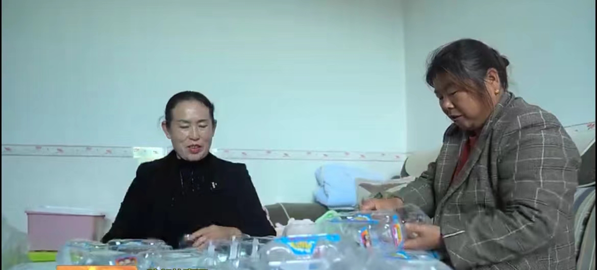 武细华--用之间勾勒美好生活2.jpg 武细华--用之间勾勒美好生活2.jpg